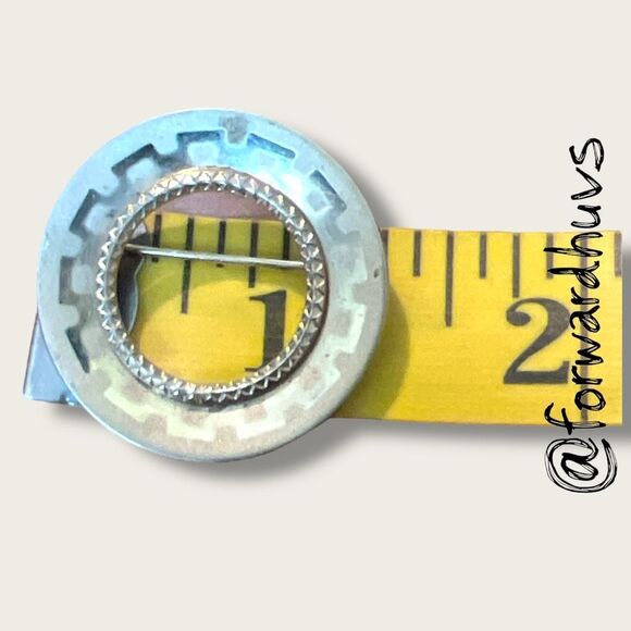 Bundle Sale 3 for $15 | Vintage Gold Tone Circular Brooch – Textured Design - Picture 4 of 8